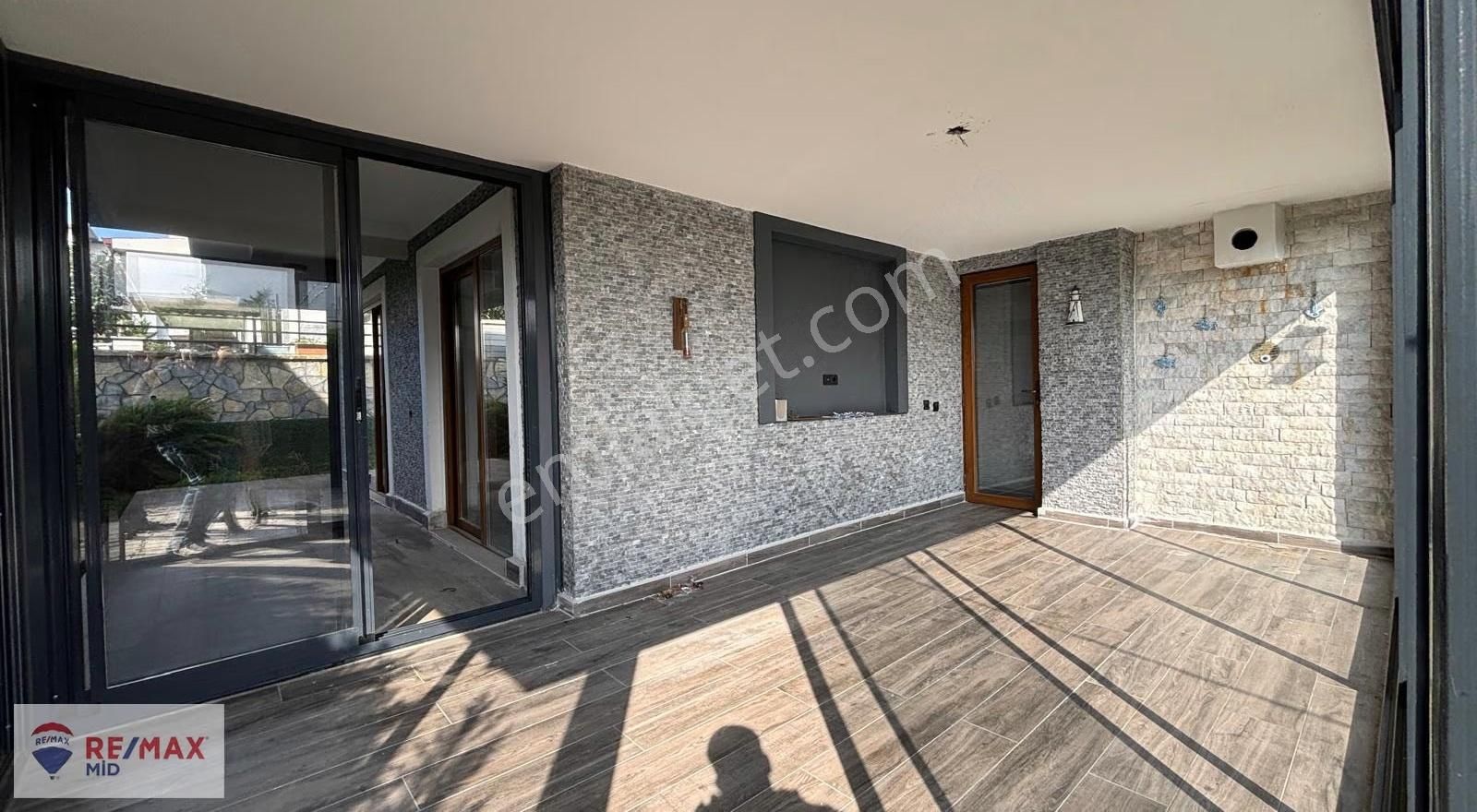 Remax Mıd'den Erdek Sahıl Mah. Lüks Site İçinde Havuzlu Villa - Görsel 30