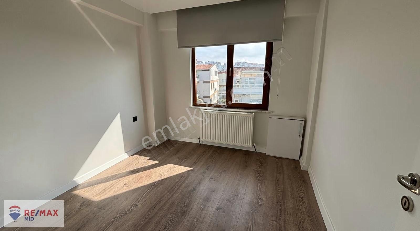 Remax Mıd'den Erdek Sahıl Mah. Lüks Site İçinde Havuzlu Villa - Görsel 27