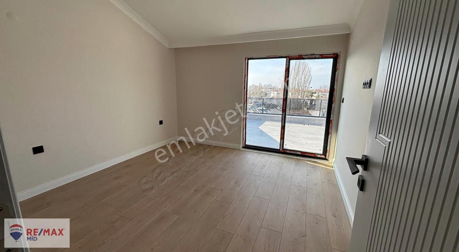 Remax Mıd Erdek Sahil Mah Lüks Havuzlu Villa - Görsel 25