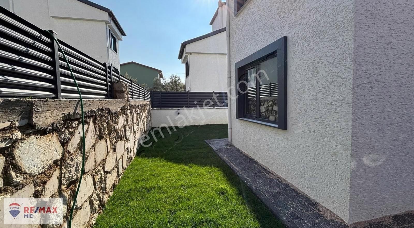 Remax Mıd Erdek Sahil Mah Lüks Havuzlu Villa - Görsel 35