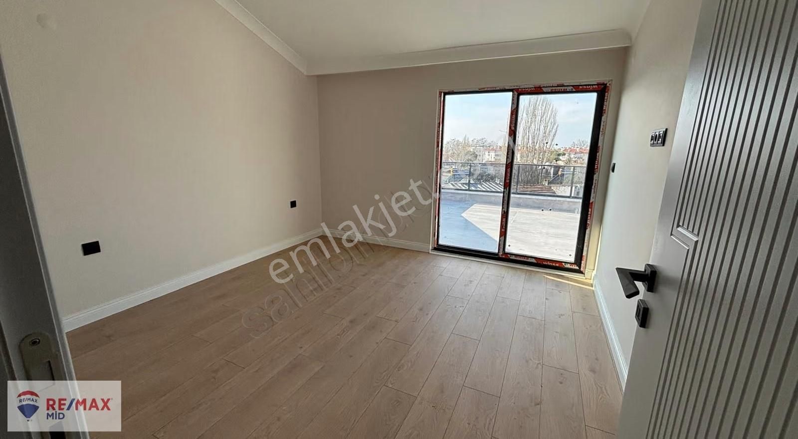 Remax Mıd Erdek Sahil Mah Lüks Havuzlu Villa - Görsel 5