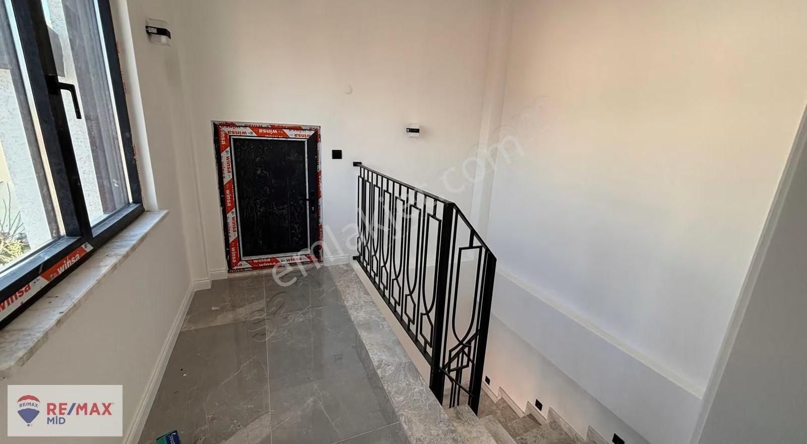 Remax Mıd Erdek Sahil Mah Lüks Havuzlu Villa - Görsel 9