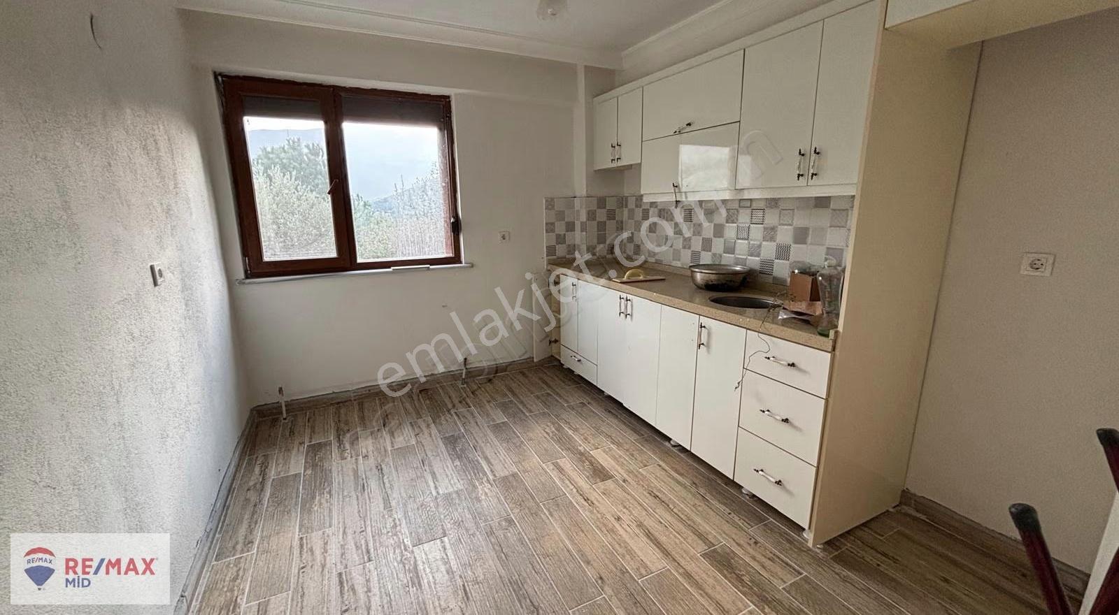 Remax Mid'den Erdek Turan Mah. Koy Manzaralı Villa - Görsel 31