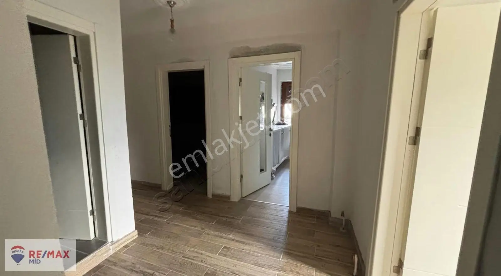 Remax Mid'den Erdek Turan Mah. Koy Manzaralı Villa - Görsel 4