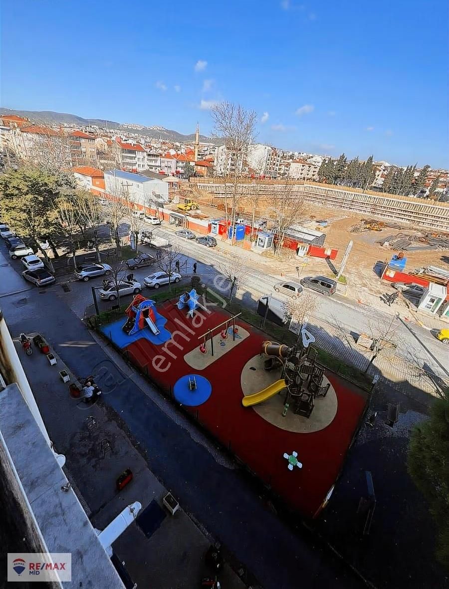 Re/max Mid' Den 52 Evlerde Hastane Karşısı 3+1 Kıralık Daıre