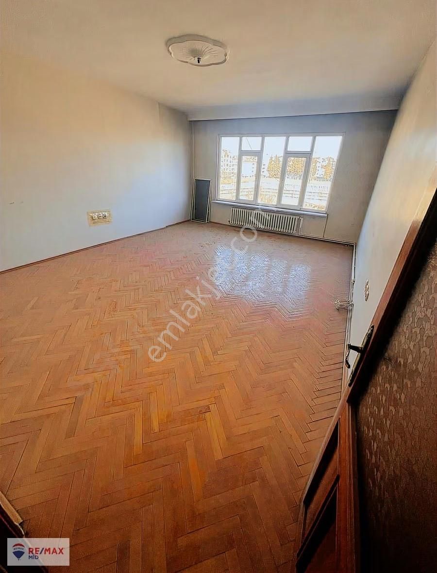 Re/max Mid' Den 52 Evlerde Hastane Karşısı 3+1 Kıralık Daıre - Görsel 6