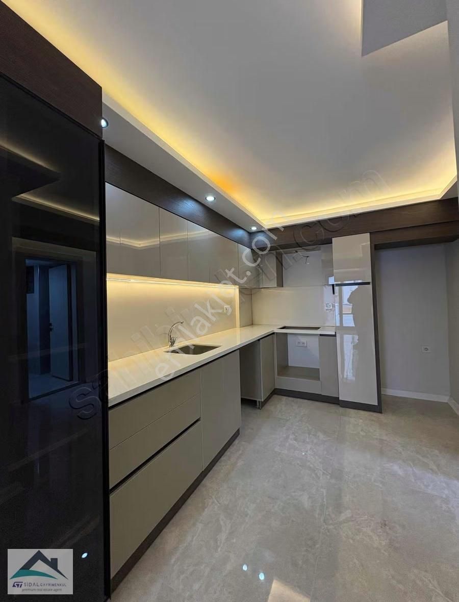 Manisa Arda Mahallesinde Teraslı Lüks 3+1 Daire