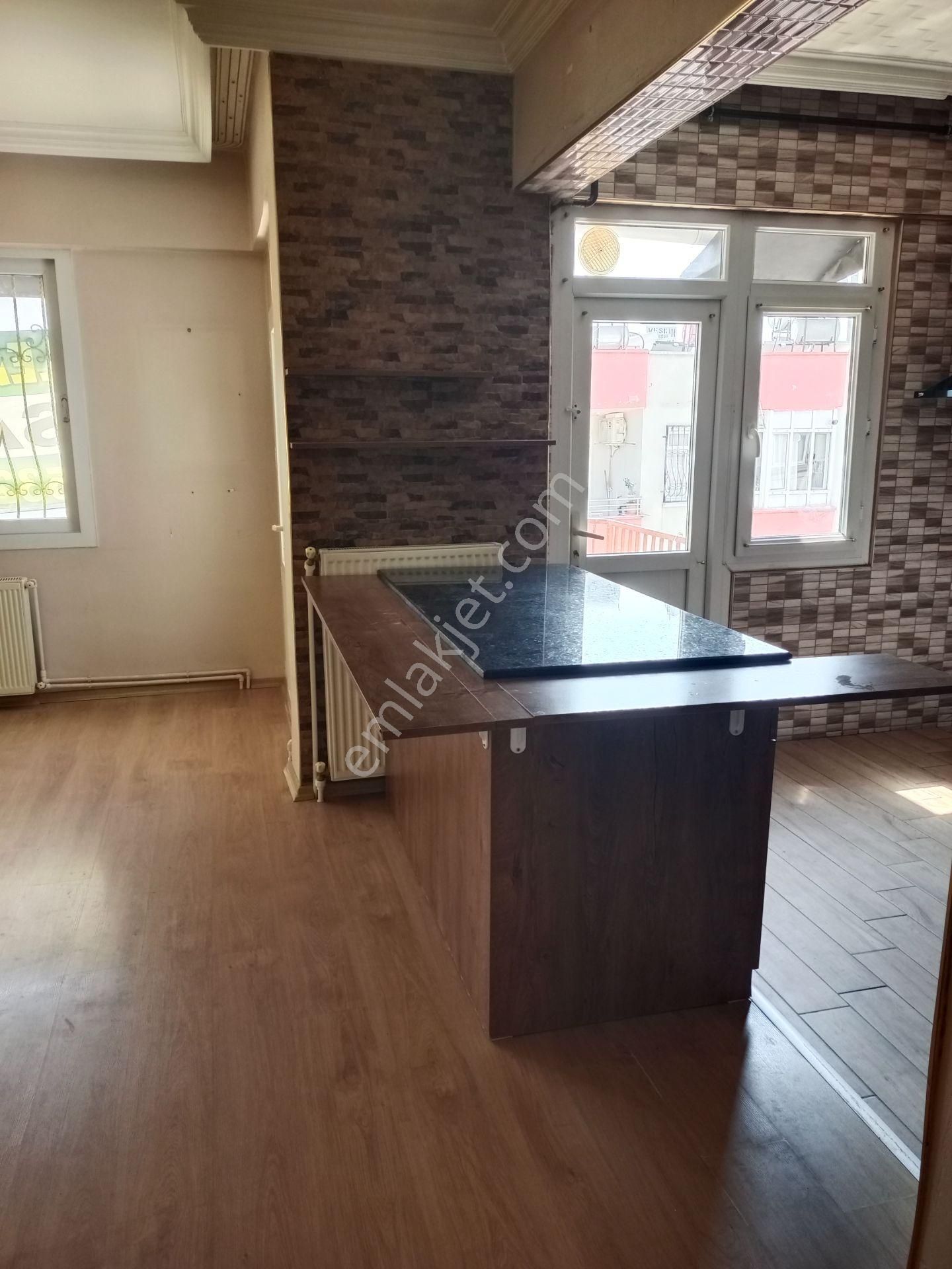 Lemas Emlak : Cumhuriyet Mah 3+1 Doğalgazlı Daire - Görsel 2
