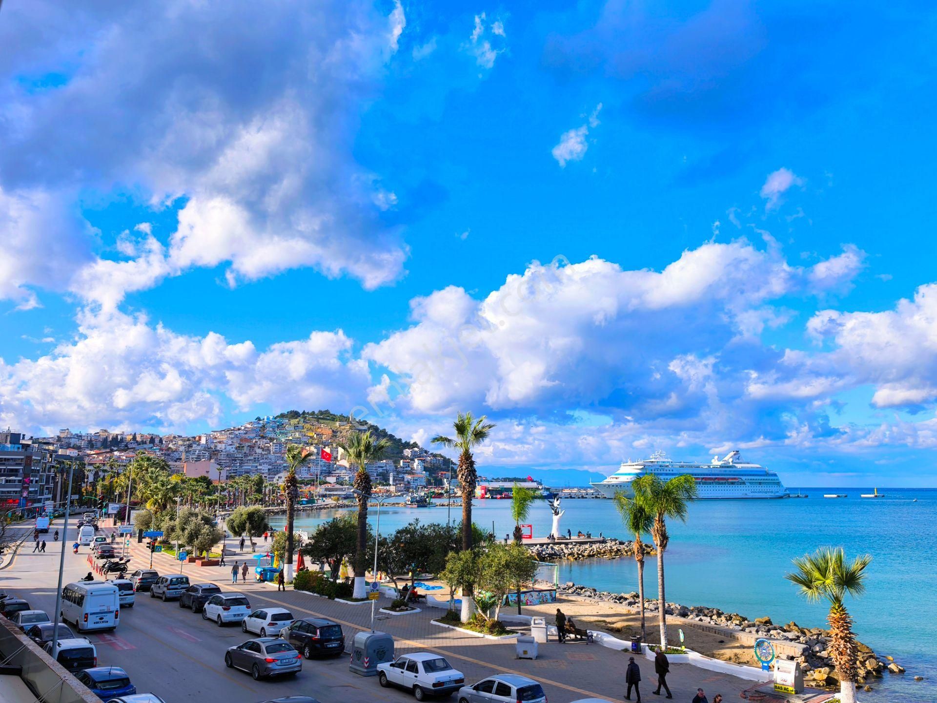 Kuşadası'nda Tabela Değeri Yüksek, Ofis, Muayenehane Olur 2+1 Daire...