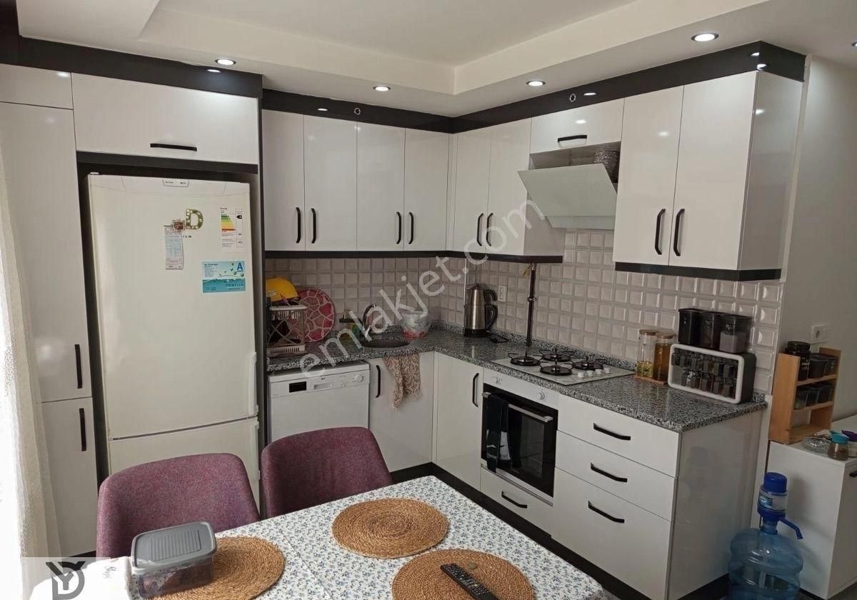 Yeni Mahalle’de Müstakil Tadında 3+1 Daire Şok Fiyat!!!!