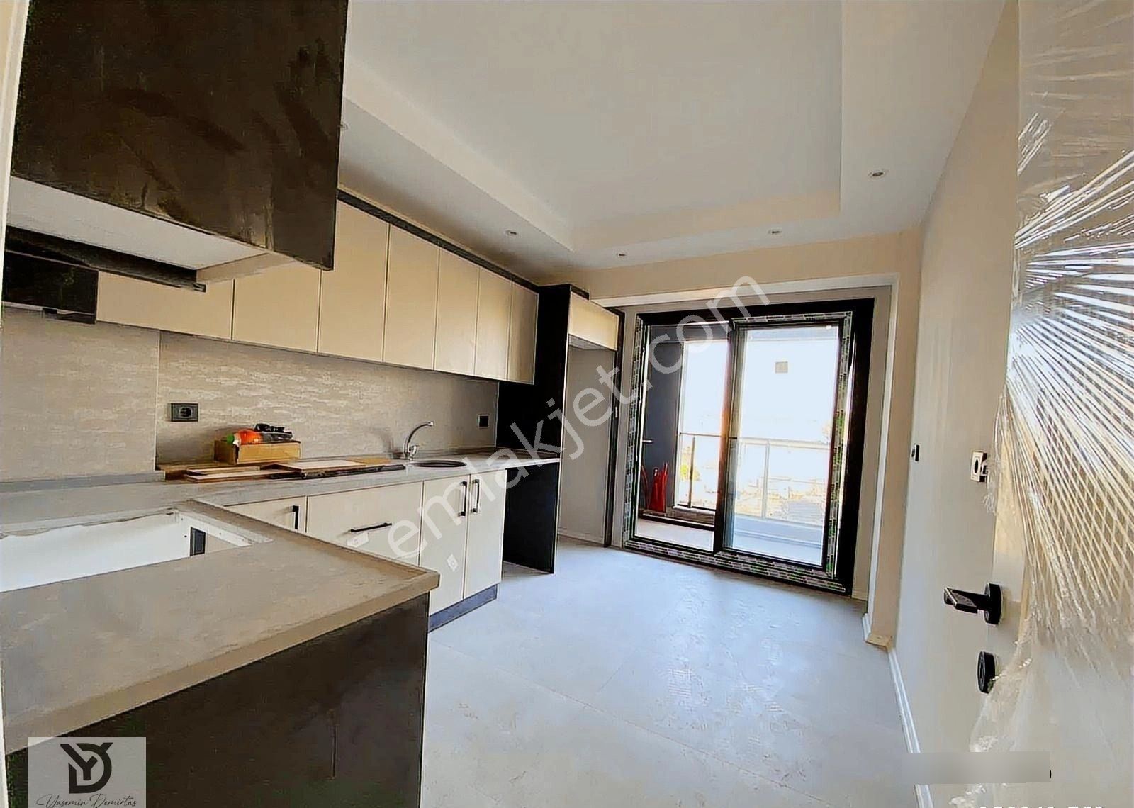 Gümüşçay'da Şehir Manzaralı Satılık Daireler