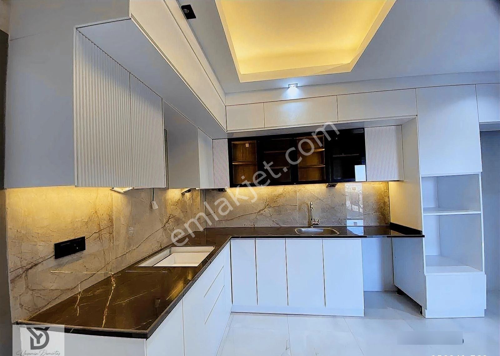 1200 Evler'de Cadde Üzerinde Ultra Lüks Satılık Arakat 3+1 Daire