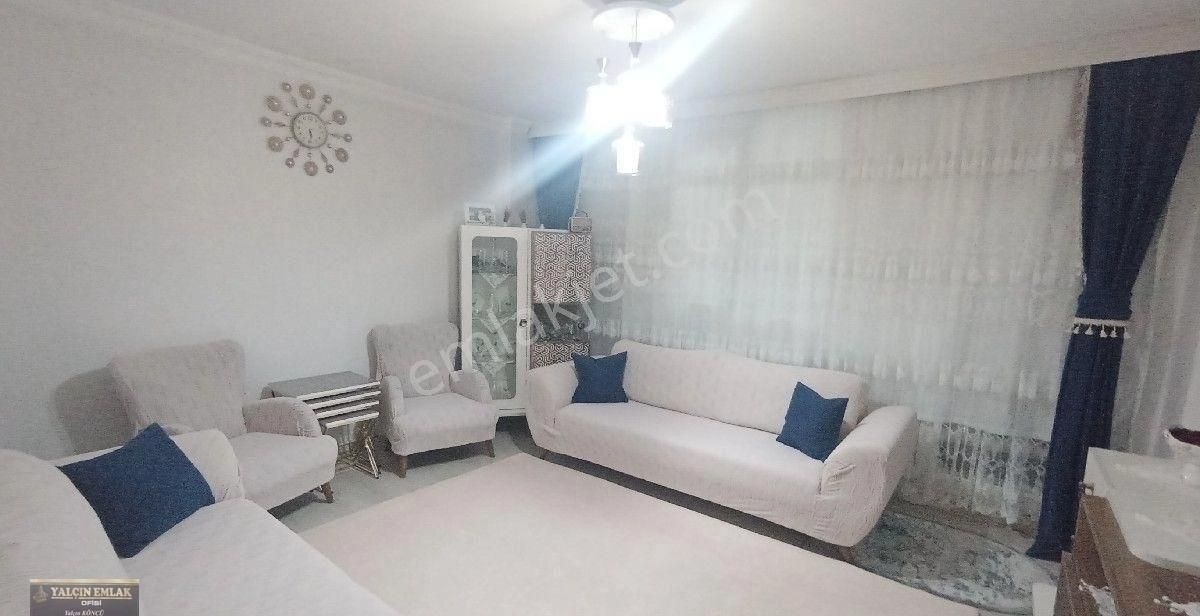 Konumu Güzel Ana Caddeye Yakın 2+1 Bakımlı Giriş Kat - Görsel 12