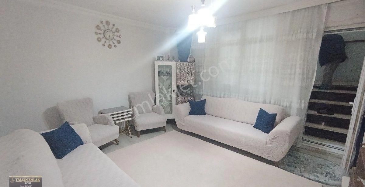 Konumu Güzel Ana Caddeye Yakın 2+1 Bakımlı Giriş Kat