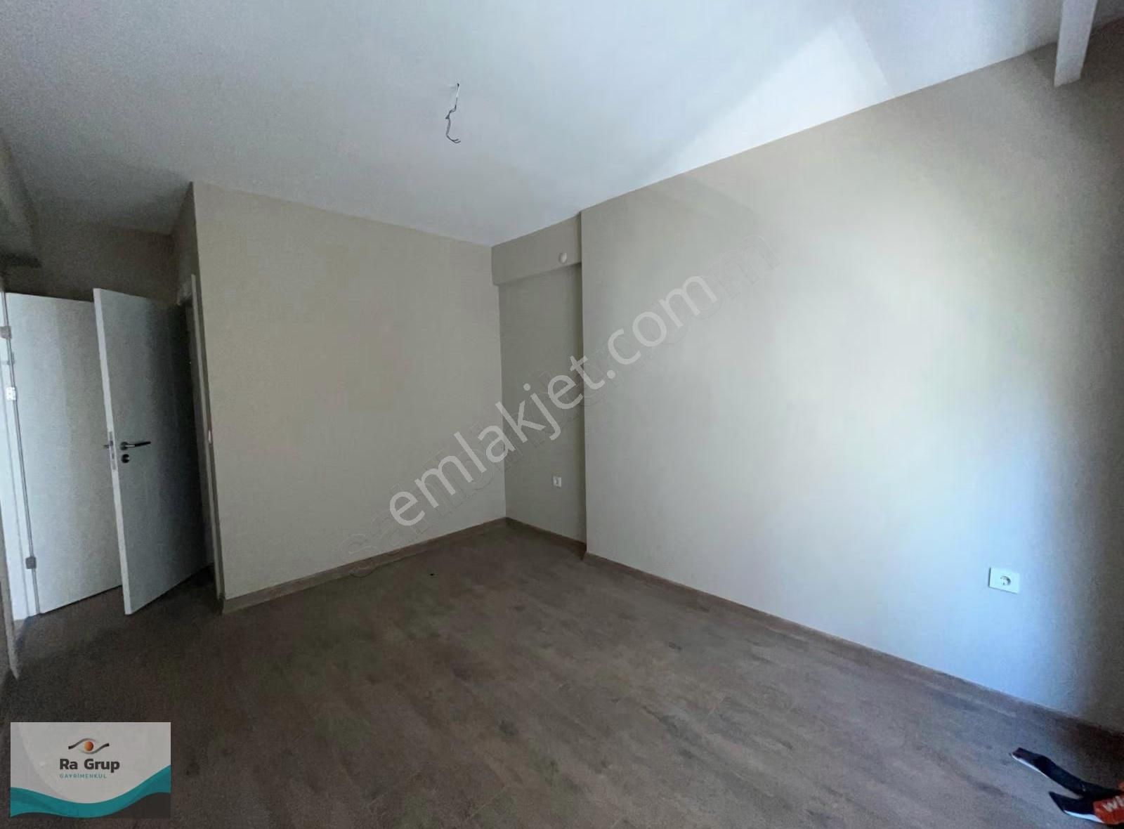 Karşıyaka B.üçokta Ebeveyn Banyolu Sıfır 2+1 Daire H-2 - Görsel 4