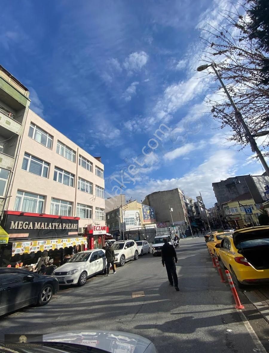 B.paşa Yenidoğan Mah. Cadde Üzeri 200 M2 Satılık Dükkan - Görsel 2