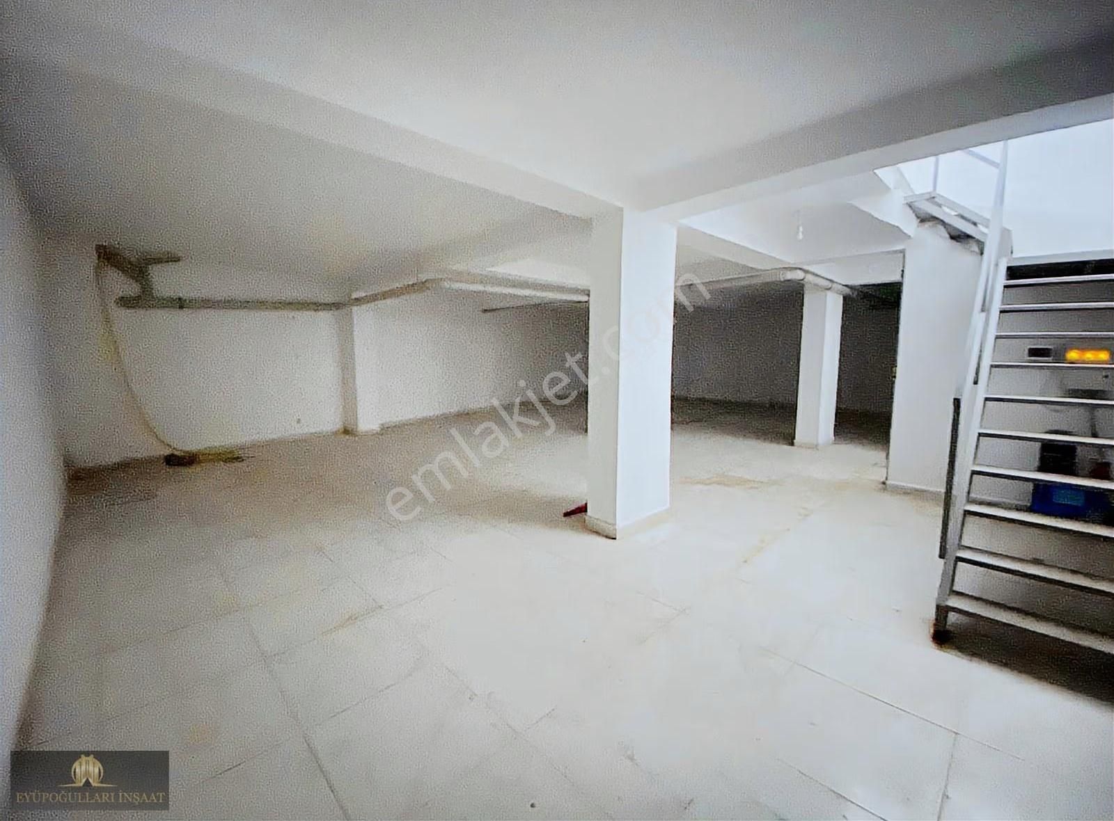Yenidoğan Mahallesi 300 M2 Yük Asansörlü Kiralık Depolu Dükkan - Görsel 12