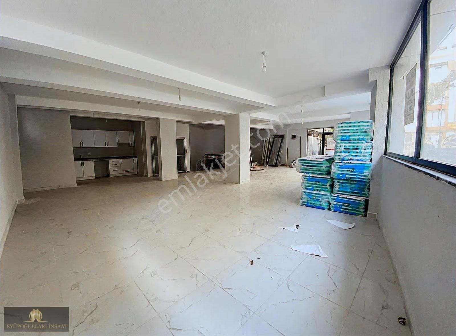 Yenidoğan Mahallesi 300 M2 Yük Asansörlü Kiralık Depolu Dükkan - Görsel 3