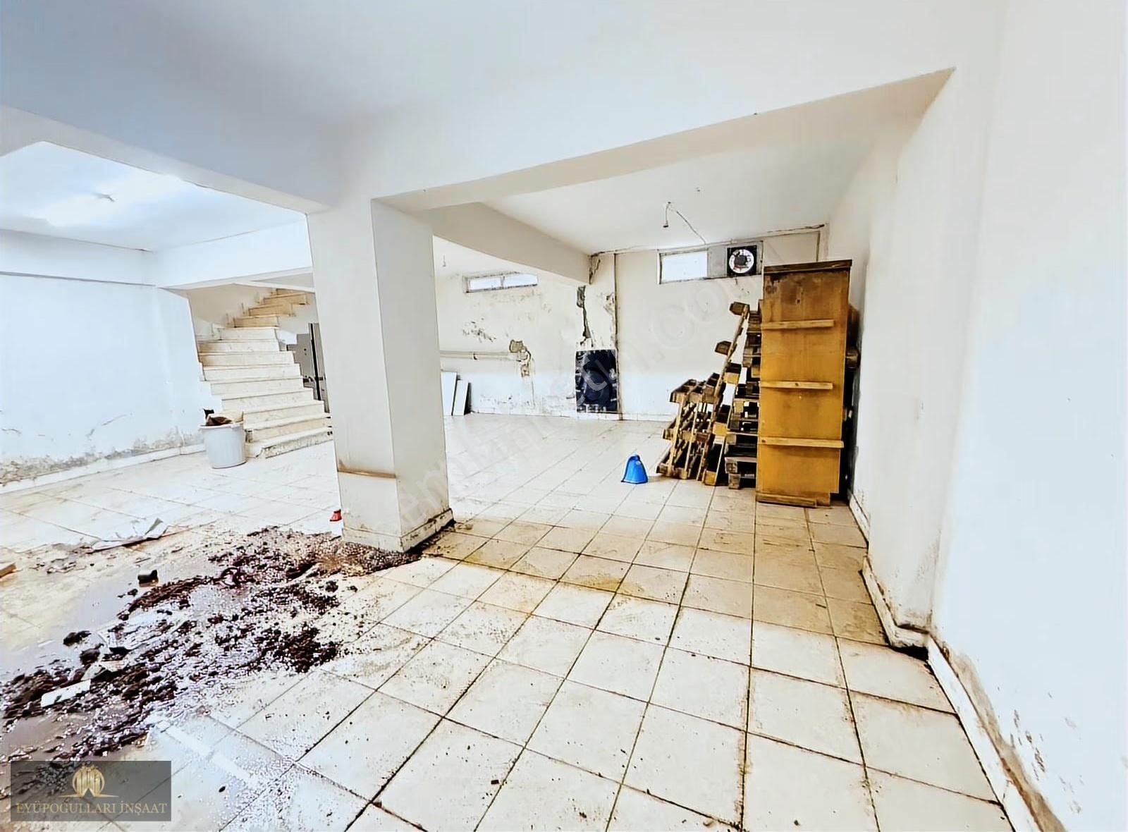 B.paşa Orta Mah. 2 Katlı 200 M2 Kiralık Dükkan - Görsel 3