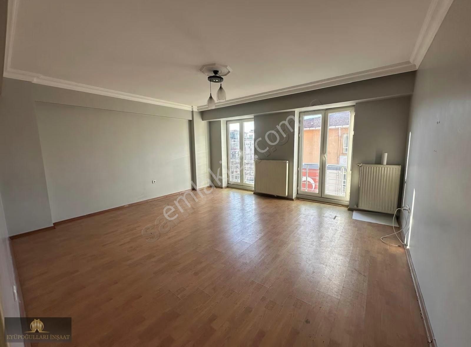 B.paşa Yenidoğan Mah. 2+1 95 M2 Köşe Başı Satılık Daire