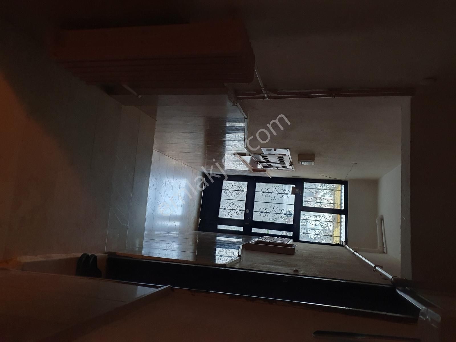 İstiklal Mah. Adalarda Şehrin Tam Kalbinde Bakımlı Kiralık 3+1 - Görsel 23
