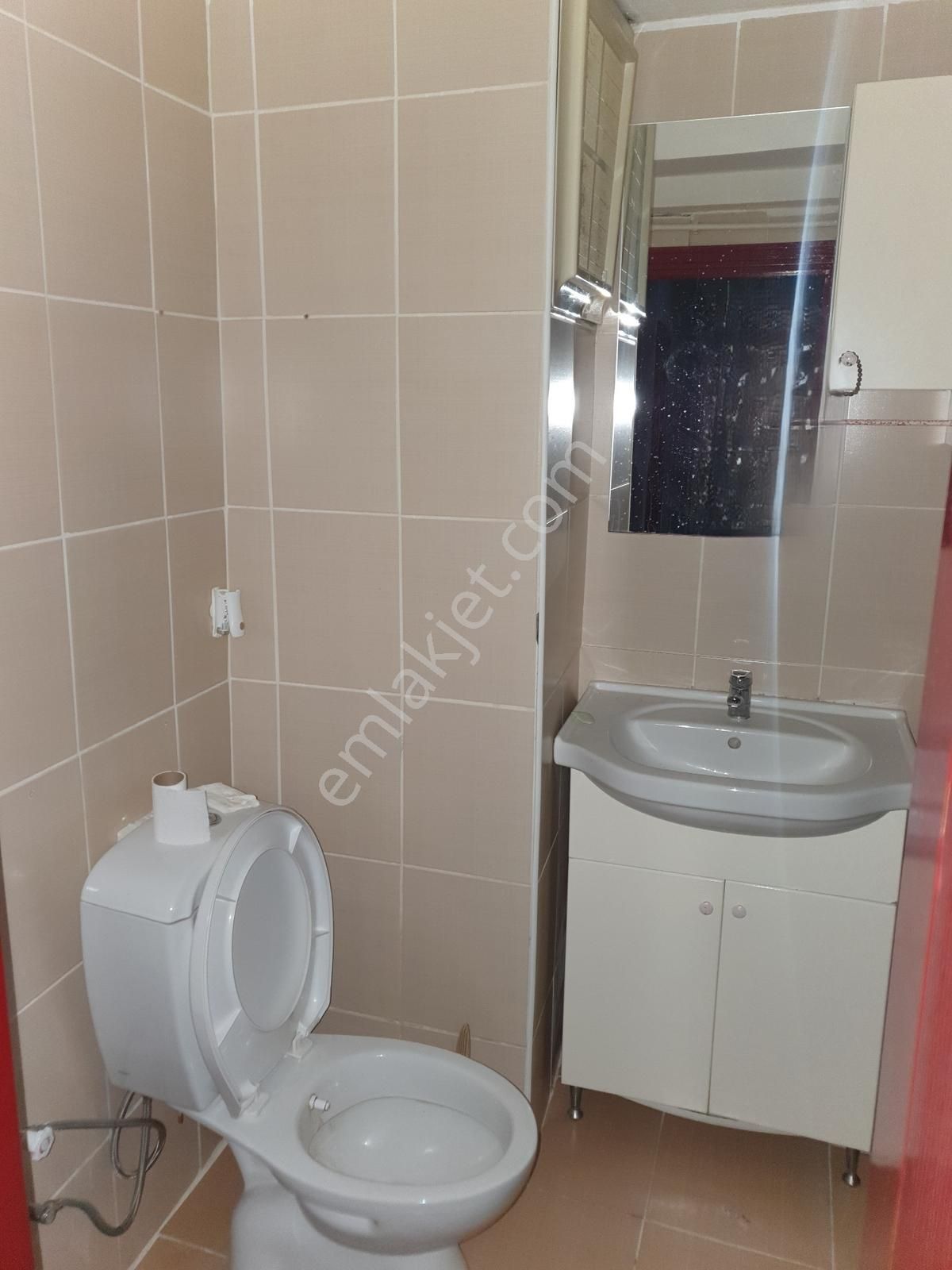 İstiklal Mah. Adalarda Şehrin Tam Kalbinde Bakımlı Kiralık 3+1 - Görsel 8
