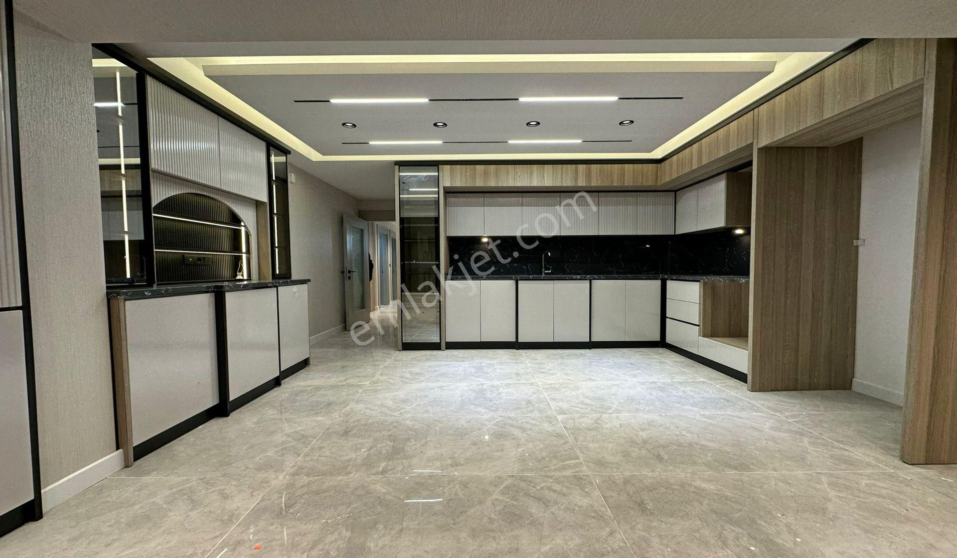 Karakayada Site Konseptinde Lüx Yapılı Geniş Mutfak Sıfır Daire - Görsel 6