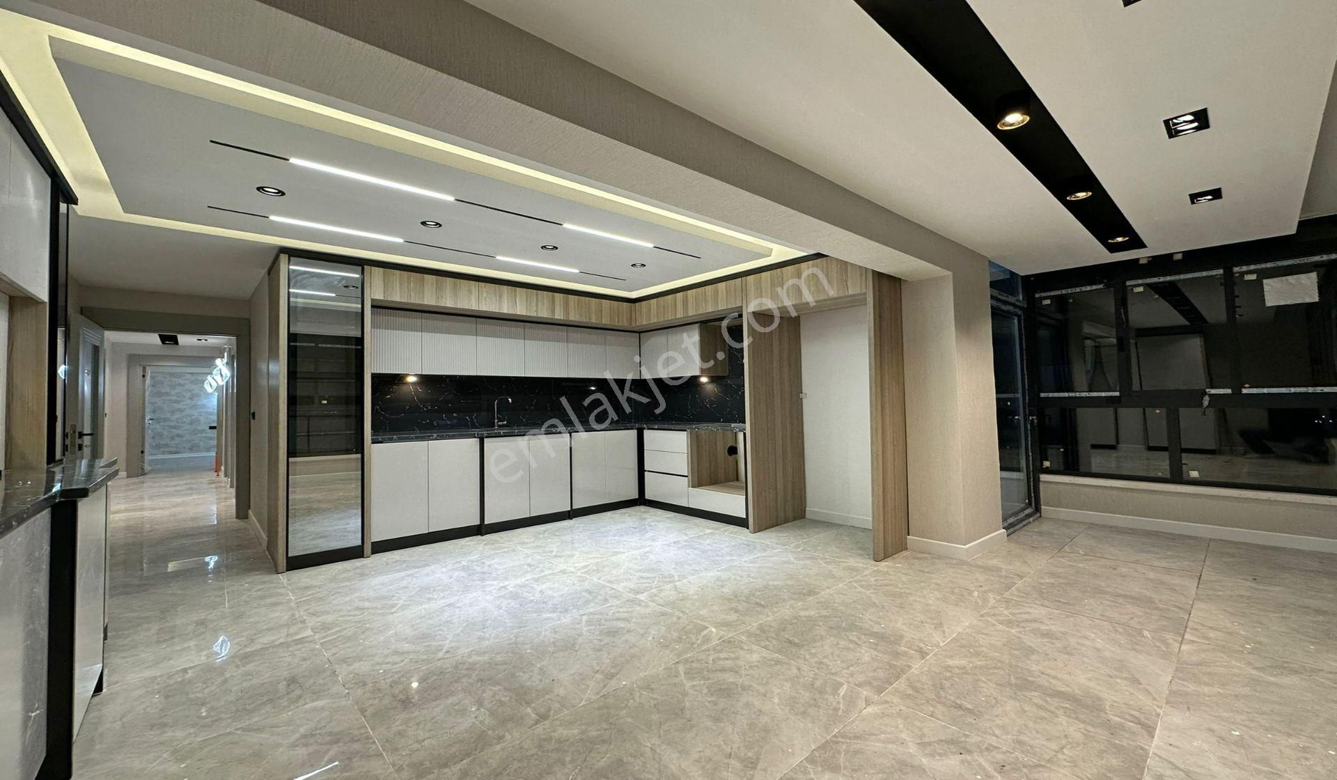 Karakayada Site Konseptinde Lüx Yapılı Geniş Mutfak Sıfır Daire - Görsel 2