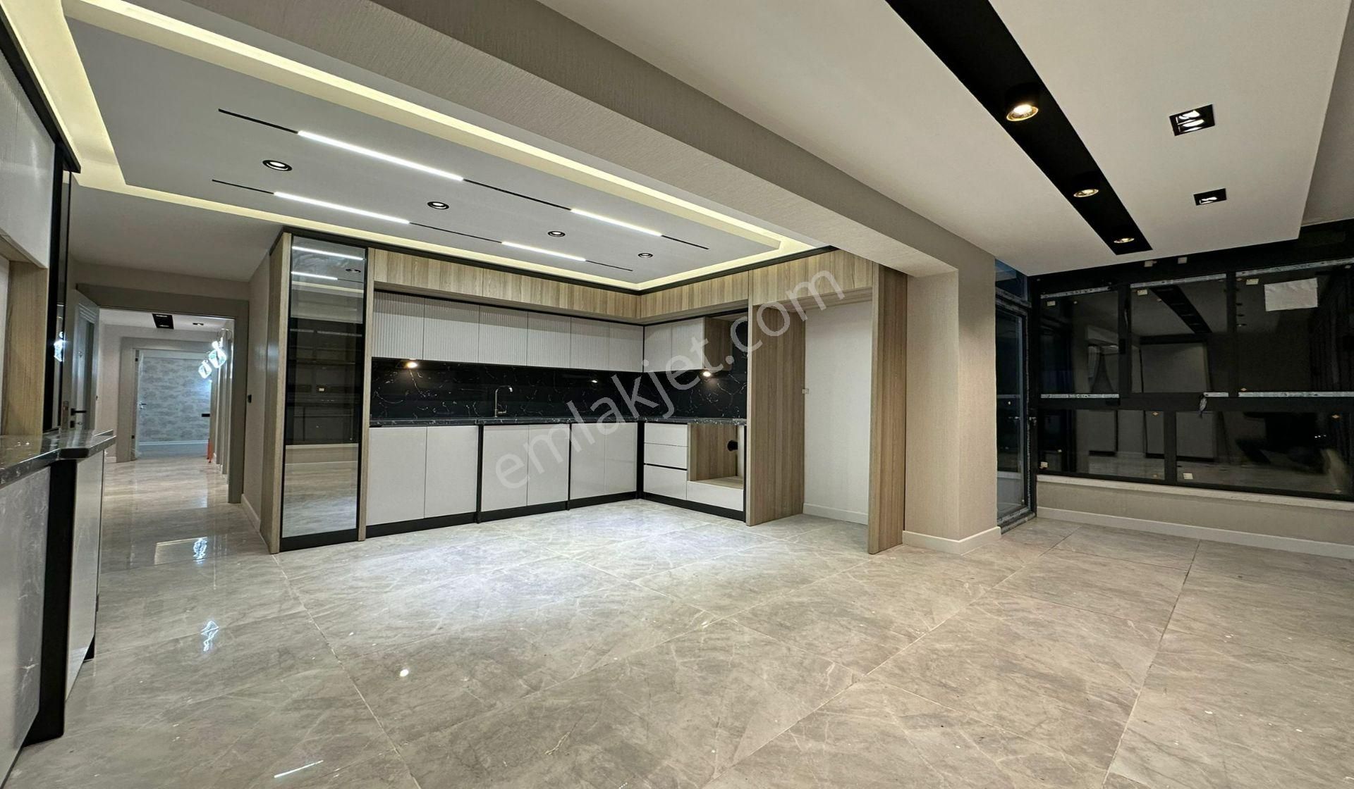 Karakayada Site Konseptinde Lüx Yapılı Geniş Mutfak Sıfır Daire - Görsel 3