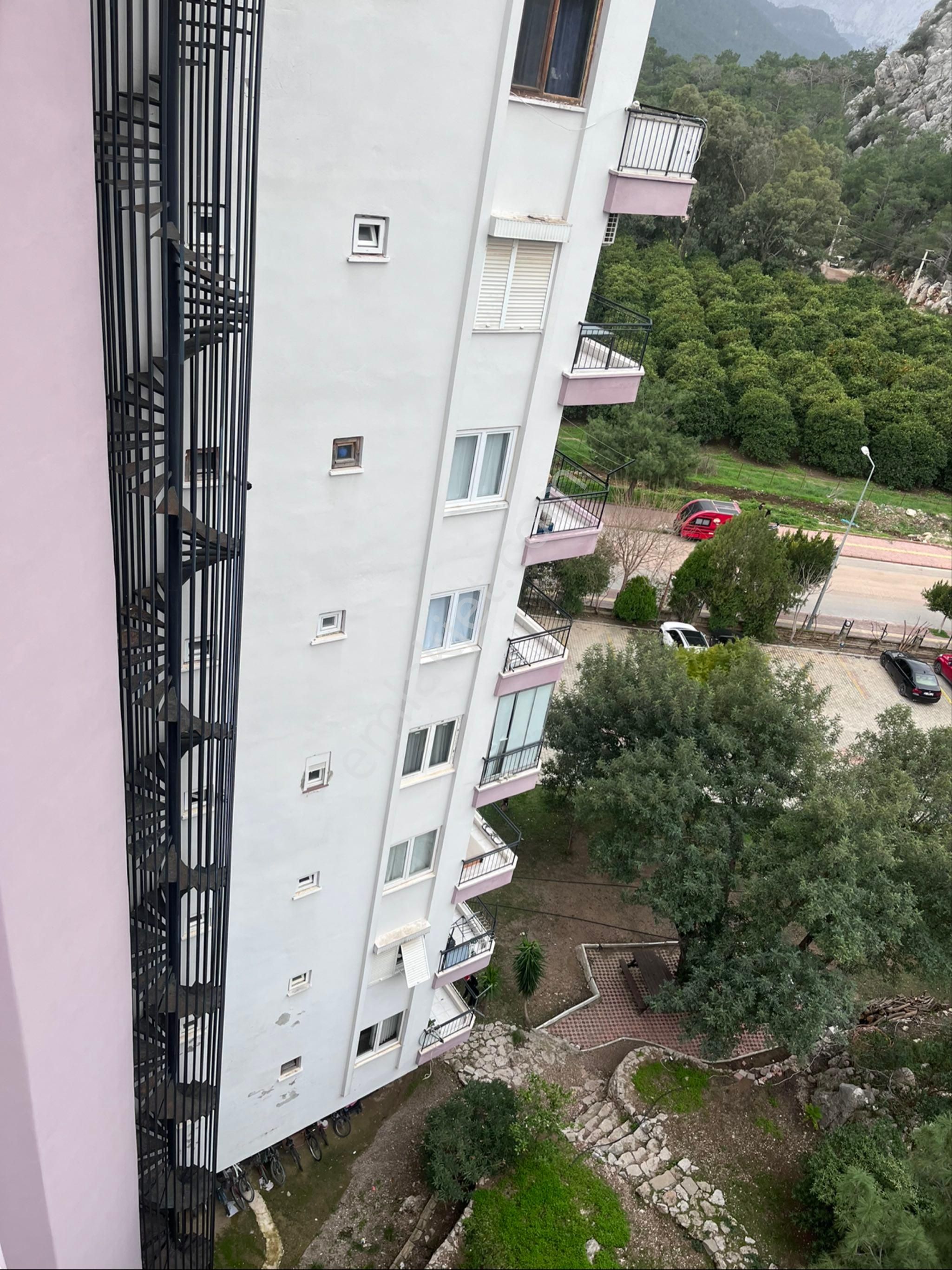 İskanlı + Otopark 145m2 Ara Kat 3+1 + Deniz Ve Doga Manzaralı - Görsel 20