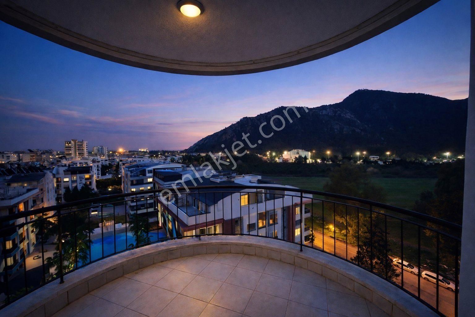 İskanlı + Otopark 145m2 Ara Kat 3+1 + Deniz Ve Doga Manzaralı