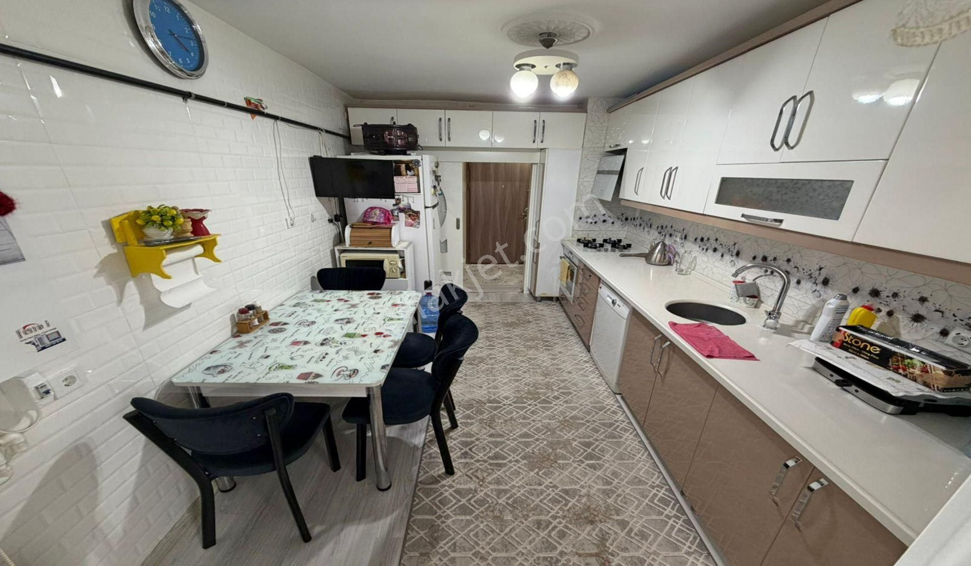 Kuşcağızda Cadde Yakını Katta Lüx Yapılı 3+1 Masrafsız - Görsel 12