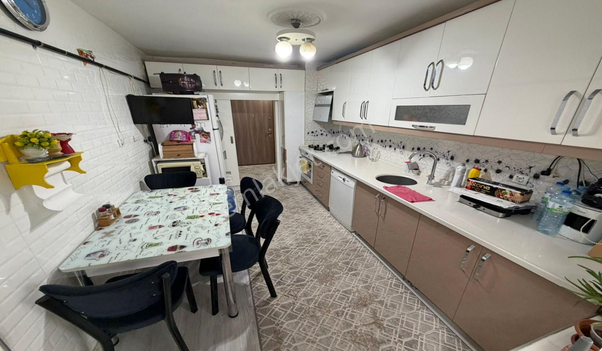 Kuşcağızda Cadde Yakını Katta Lüx Yapılı 3+1 Masrafsız - Görsel 8