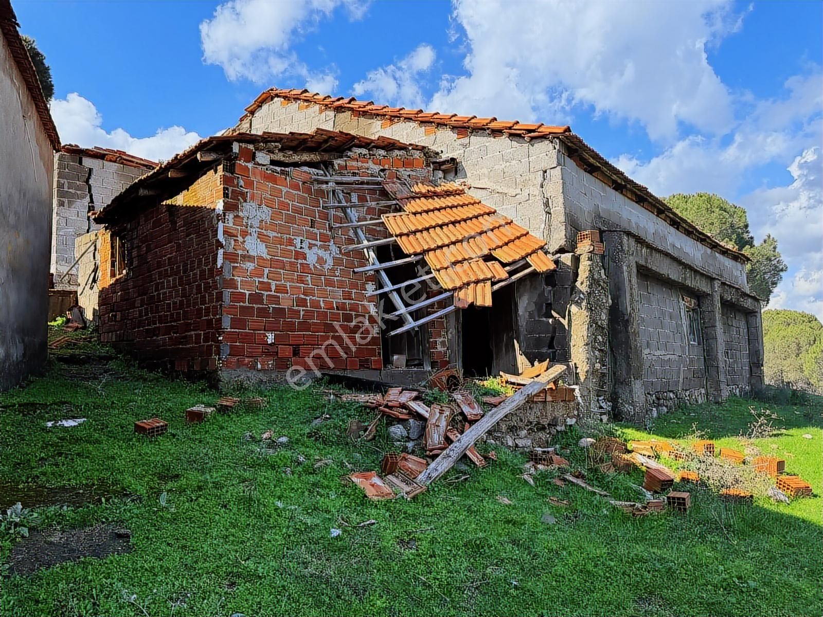 Bergama Selçuk Mah.'de 35.458m2 Yola Cepheli Satılık Tarla - Görsel 7