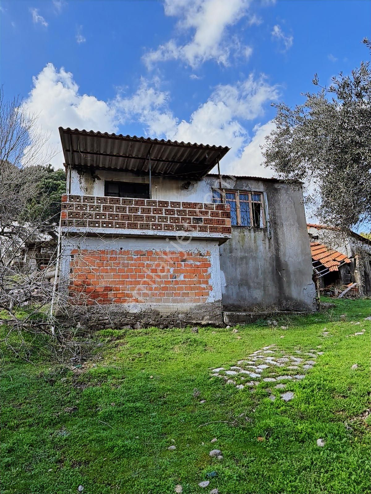 Bergama Selçuk Mah.'de 35.458m2 Yola Cepheli Satılık Tarla - Görsel 8
