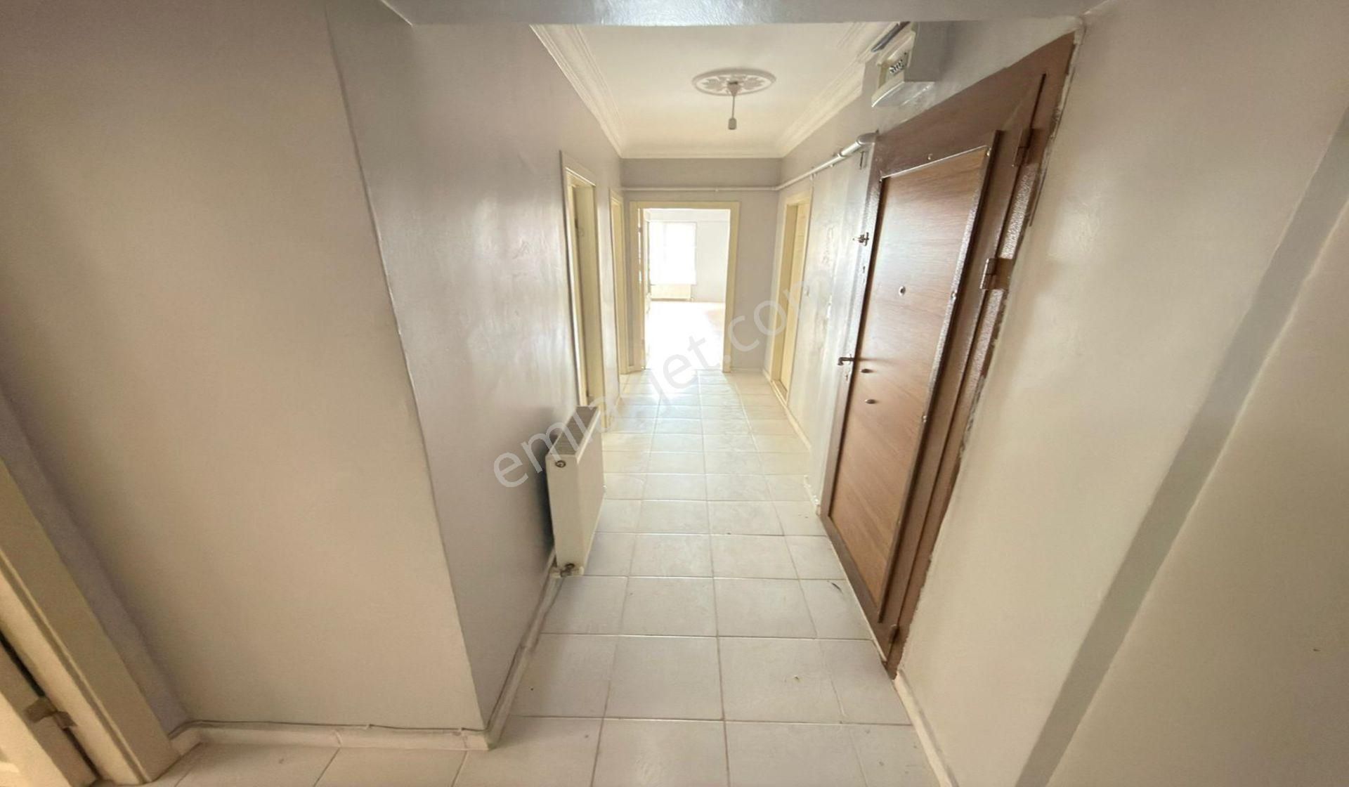 Ufuktepe Karakolu Arkasında Katta Asansörlü Teras Balkonlu - Görsel 22