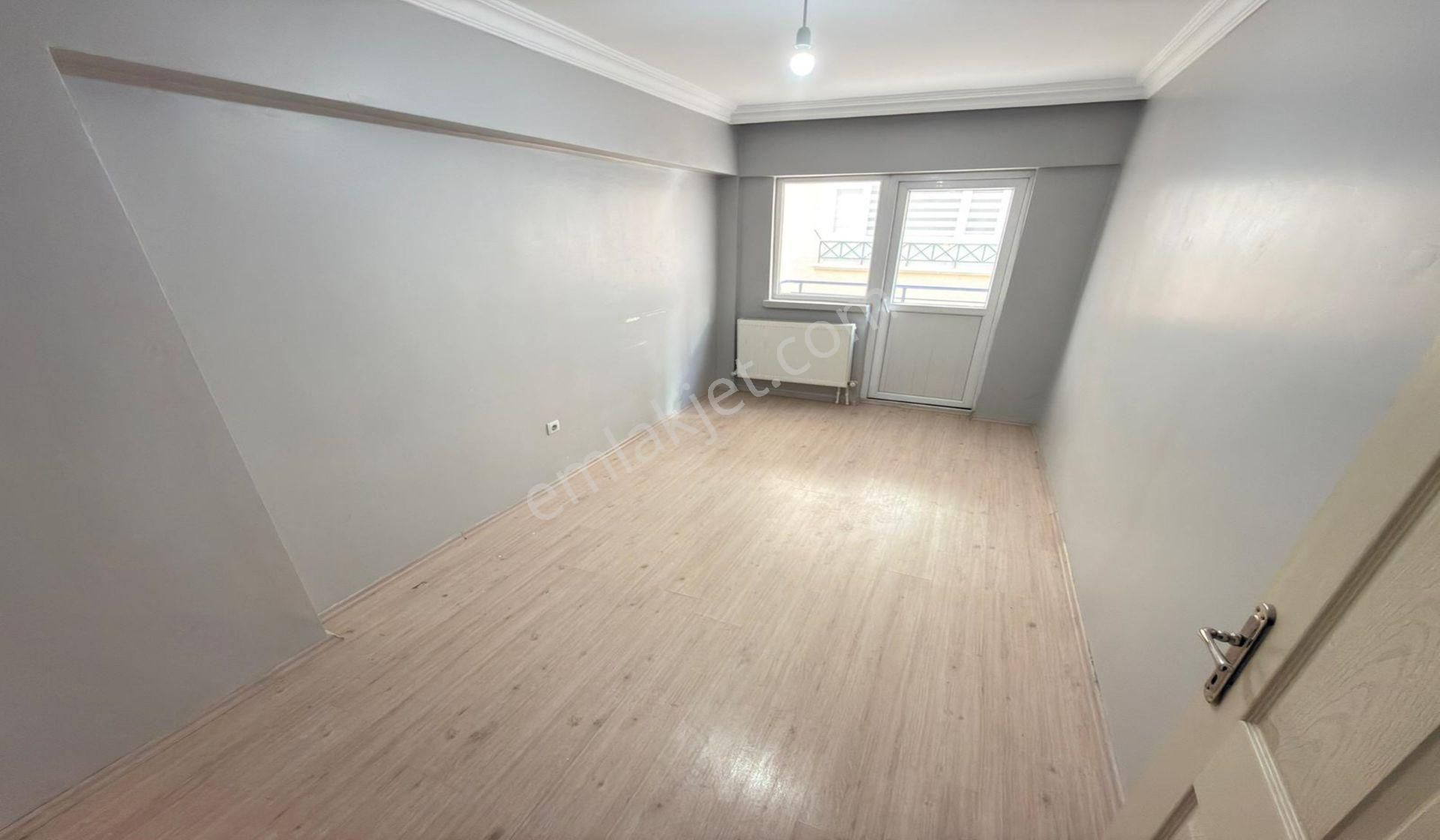 Ufuktepe Karakolu Arkasında Katta Asansörlü Teras Balkonlu - Görsel 13