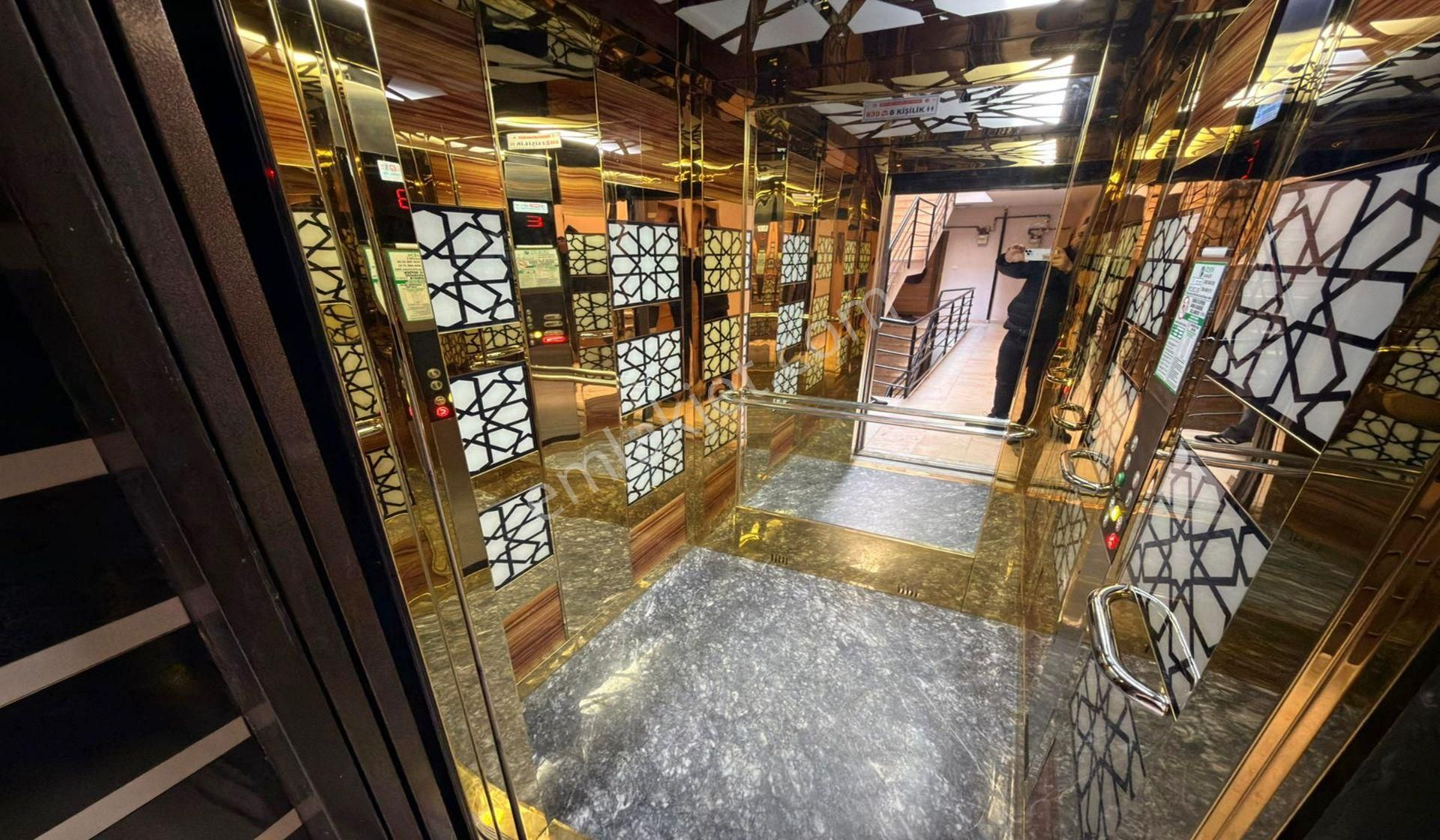 Ufuktepe Karakolu Arkasında Katta Asansörlü Teras Balkonlu - Görsel 21