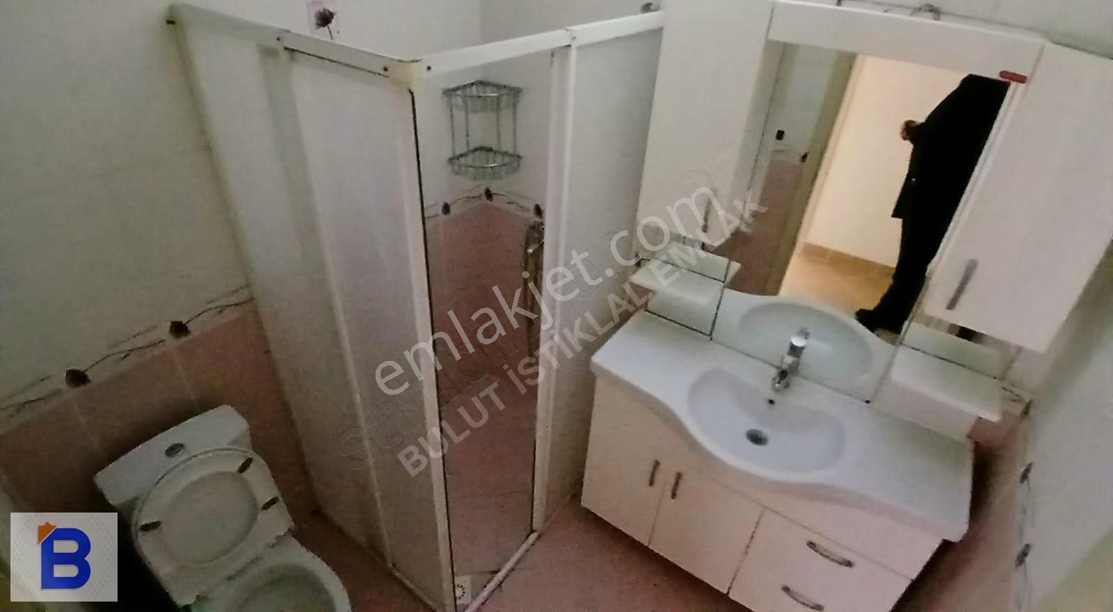 Bulut Emlaktan Gazi Caddesinde Ara Kat 3+1 100m2 Ferah Daire - Görsel 3