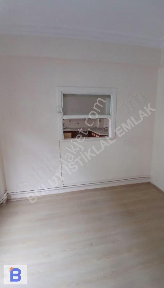 Bulut Emlaktan Gazi Caddesinde Ara Kat 3+1 100m2 Ferah Daire - Görsel 6