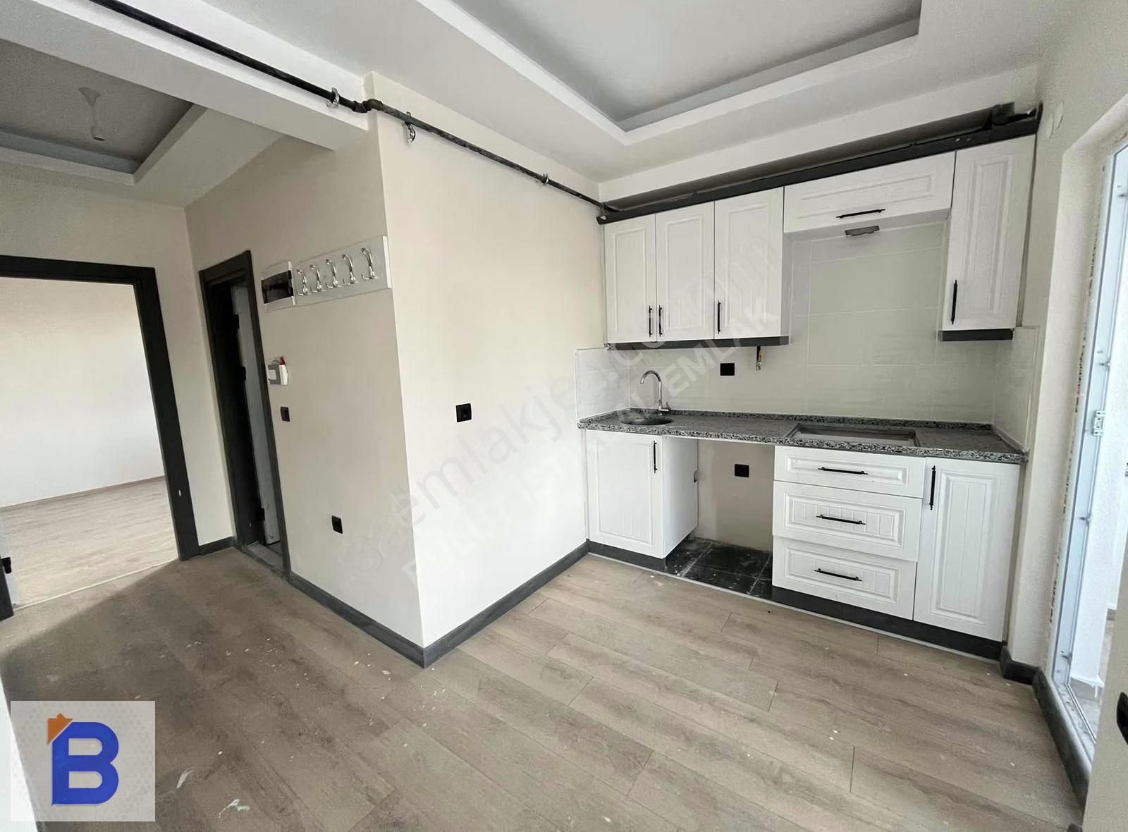 Bulut Emlak;ulaşıma Çok Yakın Fırsat 1+1 İskanlı Daire - Görsel 4