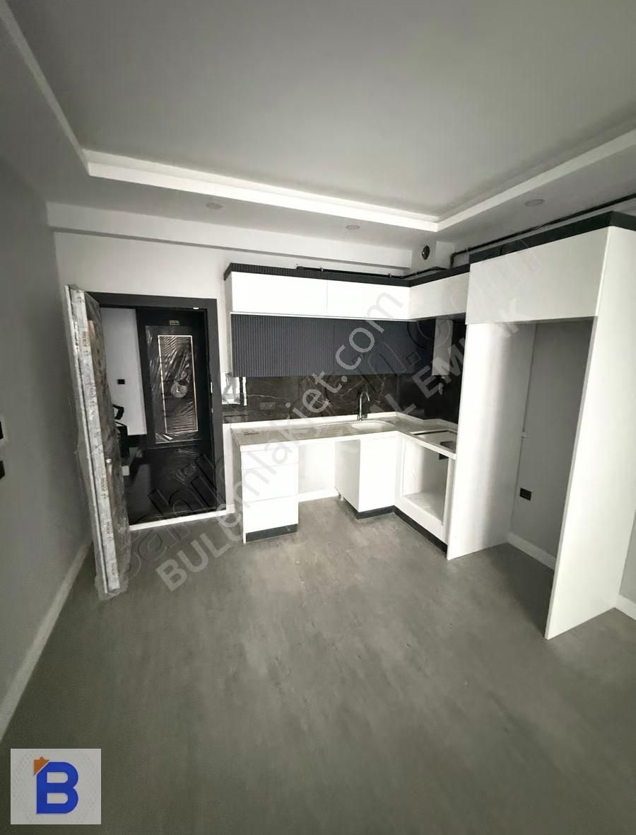 Bulut Emlaktan Serhat Caddesine Cephe Lüks 1+1 Satılık Daire - Görsel 5