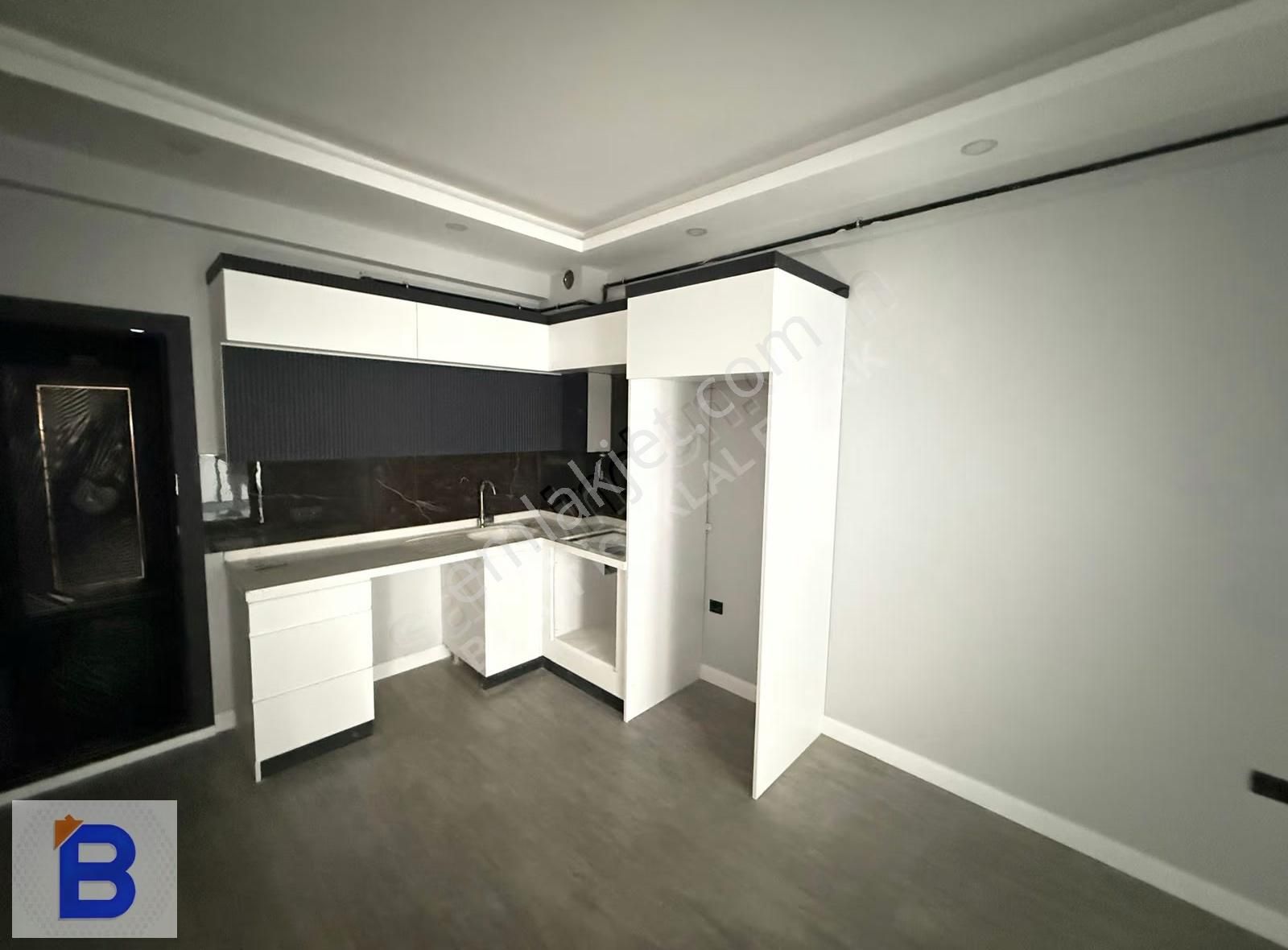 Bulut Emlaktan Serhat Caddesine Cephe Lüks 1+1 Satılık Daire - Görsel 19