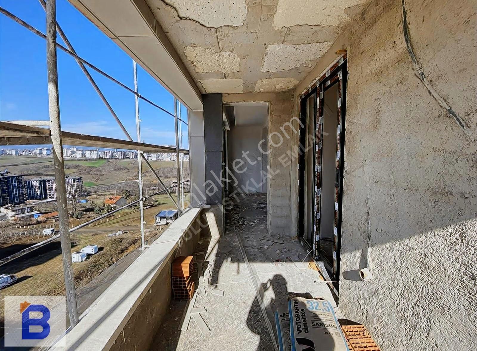 Bulut Emlak'tan Caddeye Cephe Havuzlu Sitede Lüks 2+1 Daire - Görsel 16