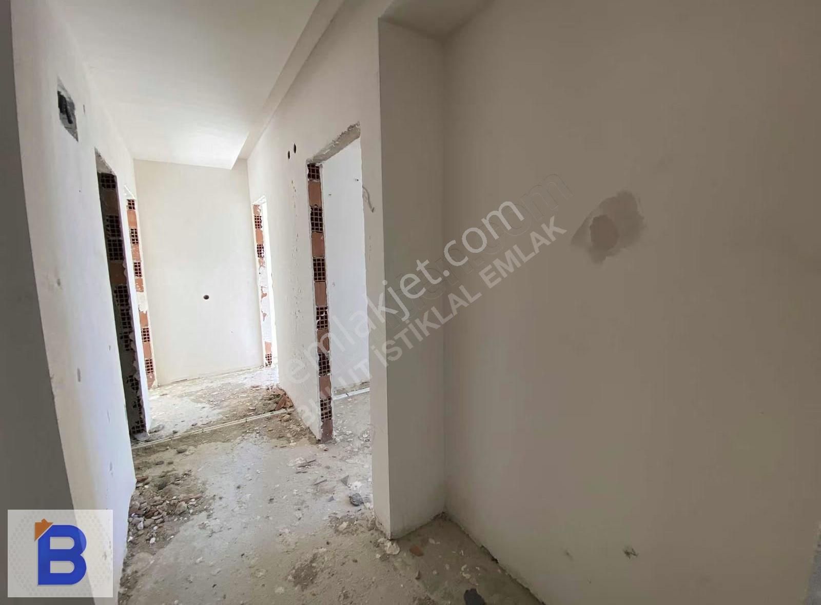 Bulut Emlak'tan Caddeye Cephe Havuzlu Sitede Lüks 2+1 Daire - Görsel 22