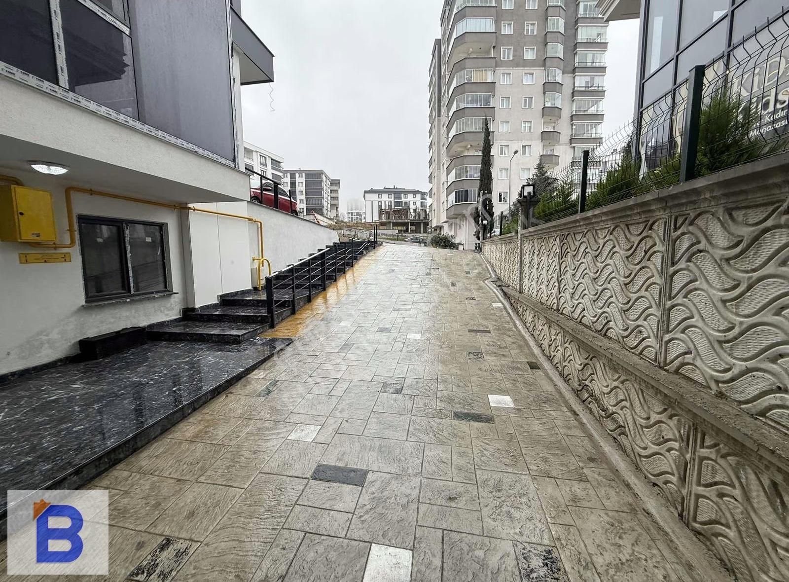 Bulut Emlaktan Atakum'da Cadde'ye Cephe Lüks 1+1 Satılık Daire - Görsel 13