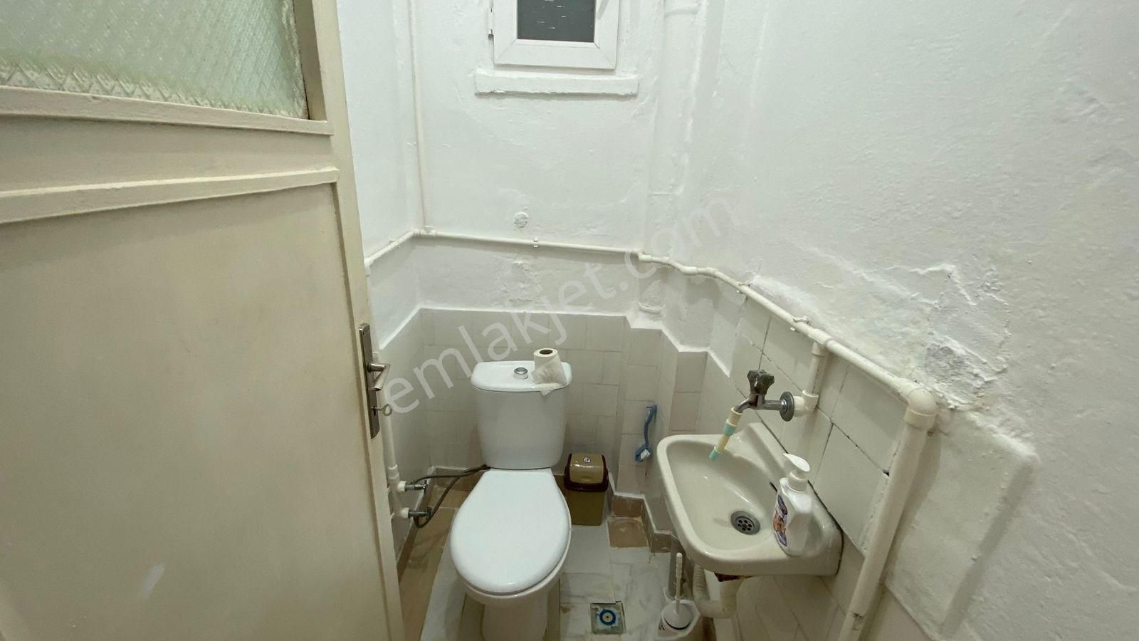 Arslan Emlak'tan Eşyalı 2+1 Metroya Yakın Temiz Kiralık Daire - Görsel 2