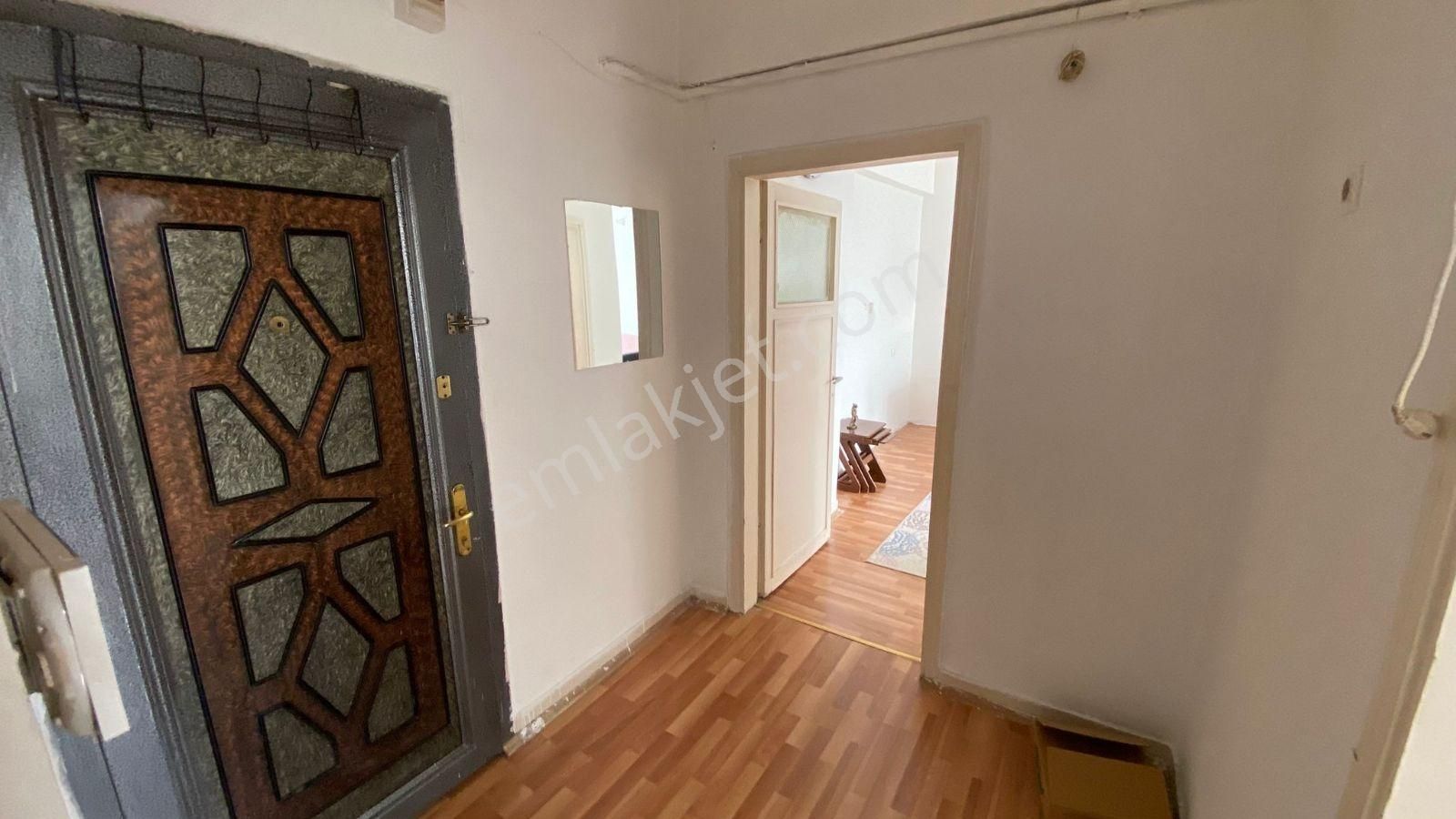 Arslan Emlak'tan Eşyalı 2+1 Metroya Yakın Temiz Kiralık Daire - Görsel 14