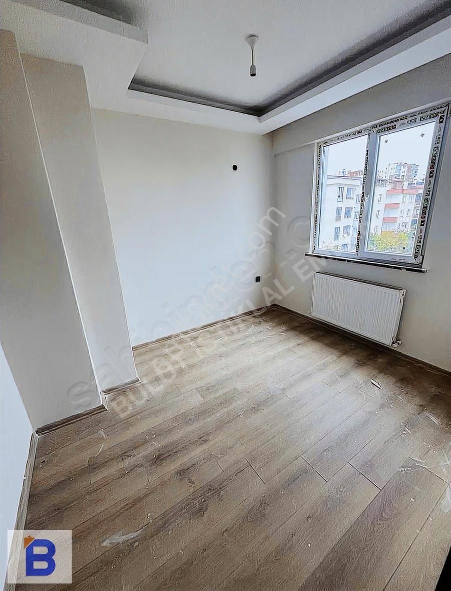 Bulut Emlak Esenevlerde Tramvaya Çok Yakın İskanlı Lüks 1+1 - Görsel 9