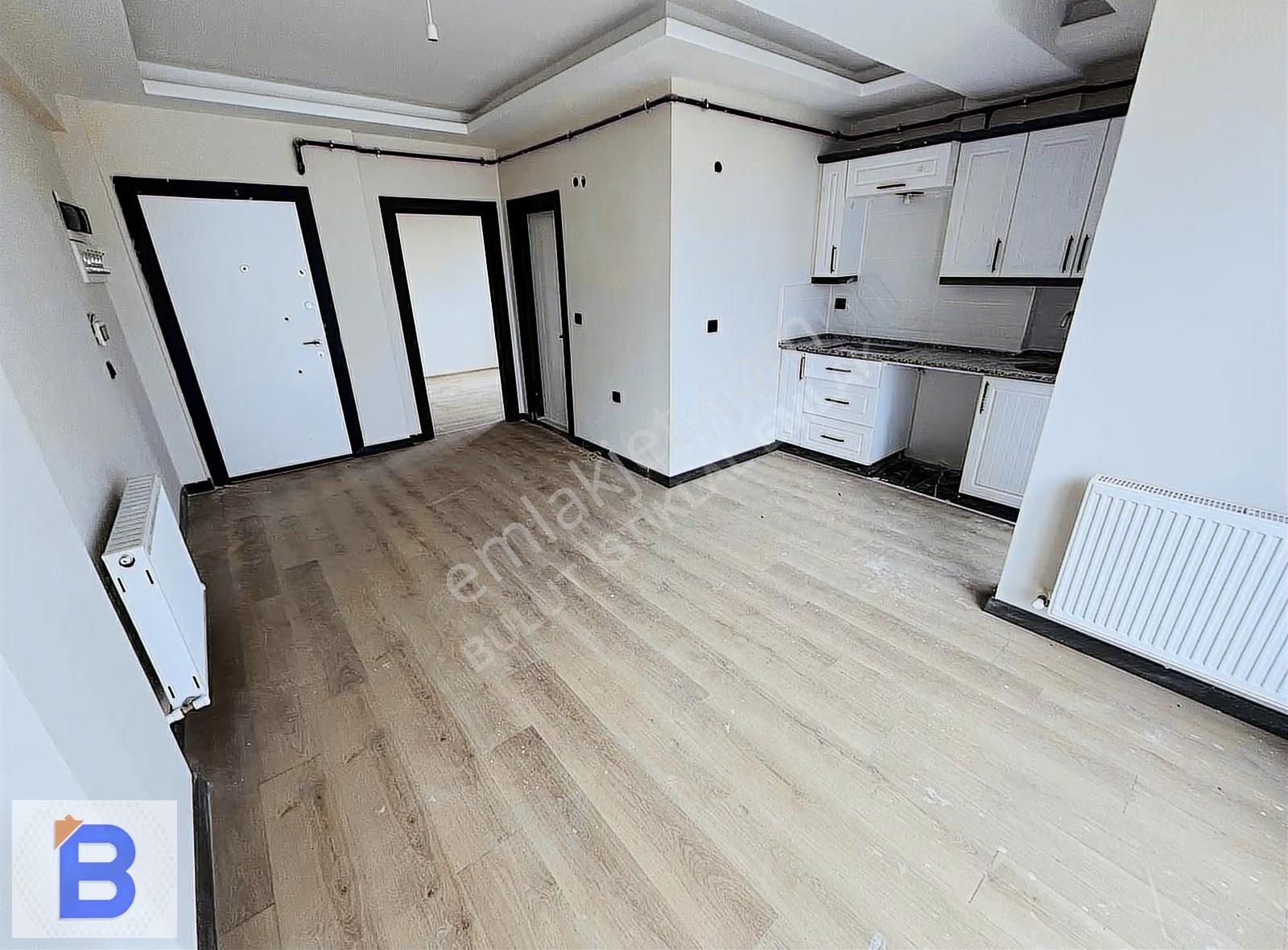 Bulut Emlak Esenevlerde Tramvaya Çok Yakın İskanlı Lüks 1+1 - Görsel 7